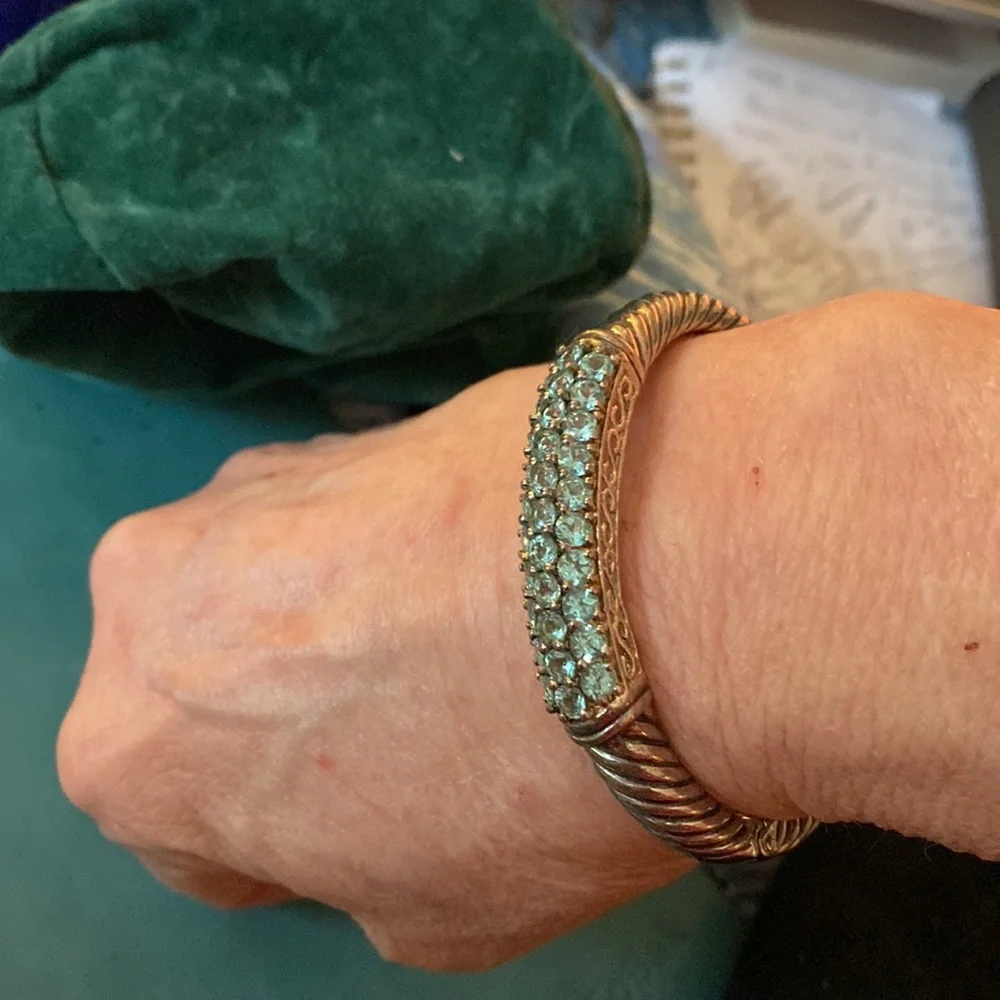 ❤️Peridot Bracelet done in 925 Sterling Silver EUC
